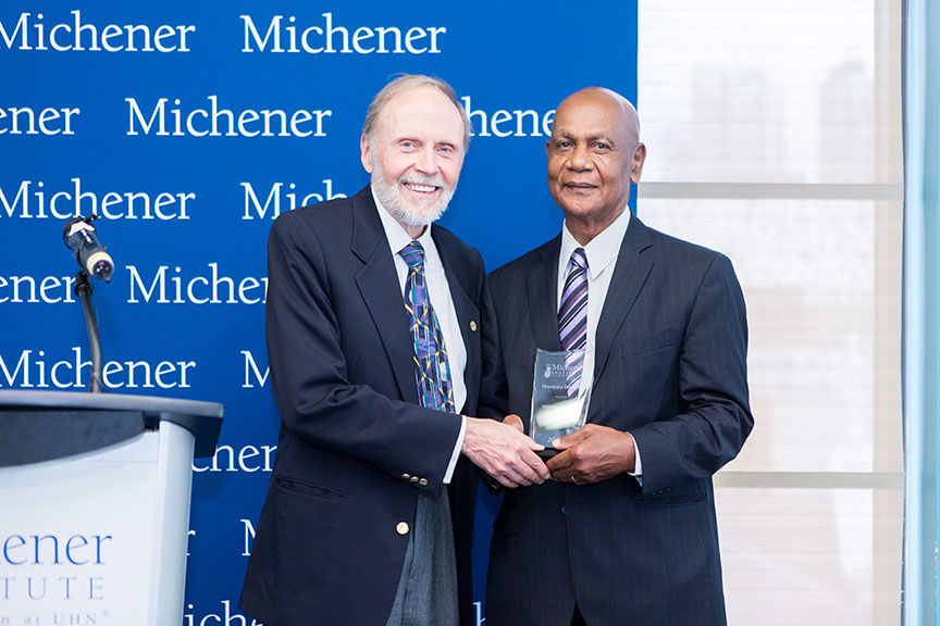 Dr. Winston Isaac, (R), recipient of the 2017 Michener Honorary Diploma in Health Sciences, with Cliff Nordal, Chair of the Board of Governors at The Michener Institute of Education at UHN. (Photo: UHN/Michener) 