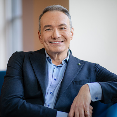 Photo of Dr. Kevin Smith, CEO of UHN
